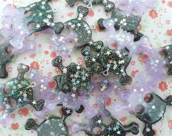 3/6 Assorted Glitter Kawaii Skull Charms Resin Flatback Embellishments Decoden Craft Jewellery DIY UK (With Hook)