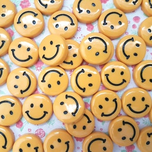 5/10 Cute Happy Smile Face Emoji Flatback Resin Cabochon Decoden Craft Card Bow Charm Jewellery DIY UK (Hook/No Hook) UK