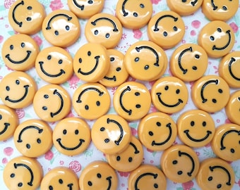 5/10 Cute Happy Smile Face Emoji Flatback Resin Cabochon Decoden Craft Card Bow Charm Jewellery DIY UK (Hook/No Hook) UK