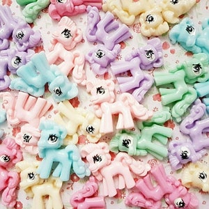 5/10 Assorted Kawaii Bright Coloured Pony Flatback Resin Cabochon Embellishments Craft Charms Pendants (Hook/NO Hook)