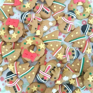 5/10 Galletas de jengibre de Navidad variadas Fimo Clay Flatback Cabochon Embellishment Decoden Craft Card Bow DIY UK * NO comestible *