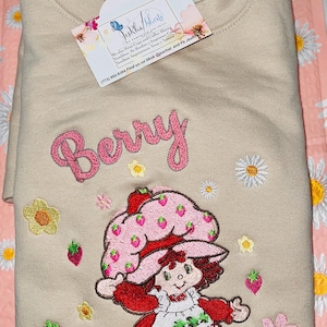 Strawberry Shortcake Embroidered Sweatshirt/ Sueter Bordado, Childhood Memories cartoon image 2