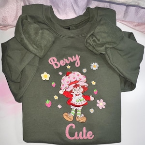 Strawberry Shortcake Embroidered Sweatshirt/ Sueter Bordado, Childhood Memories cartoon image 4