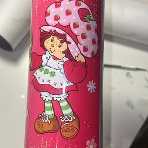 Erdbeere Shortcake Shortcake 20 Unzen Skinny Tumbler | Edelstahl Becher | Strawberry png Wrap|Süßes Design | Kindheit Erdbeeren Shortcake |