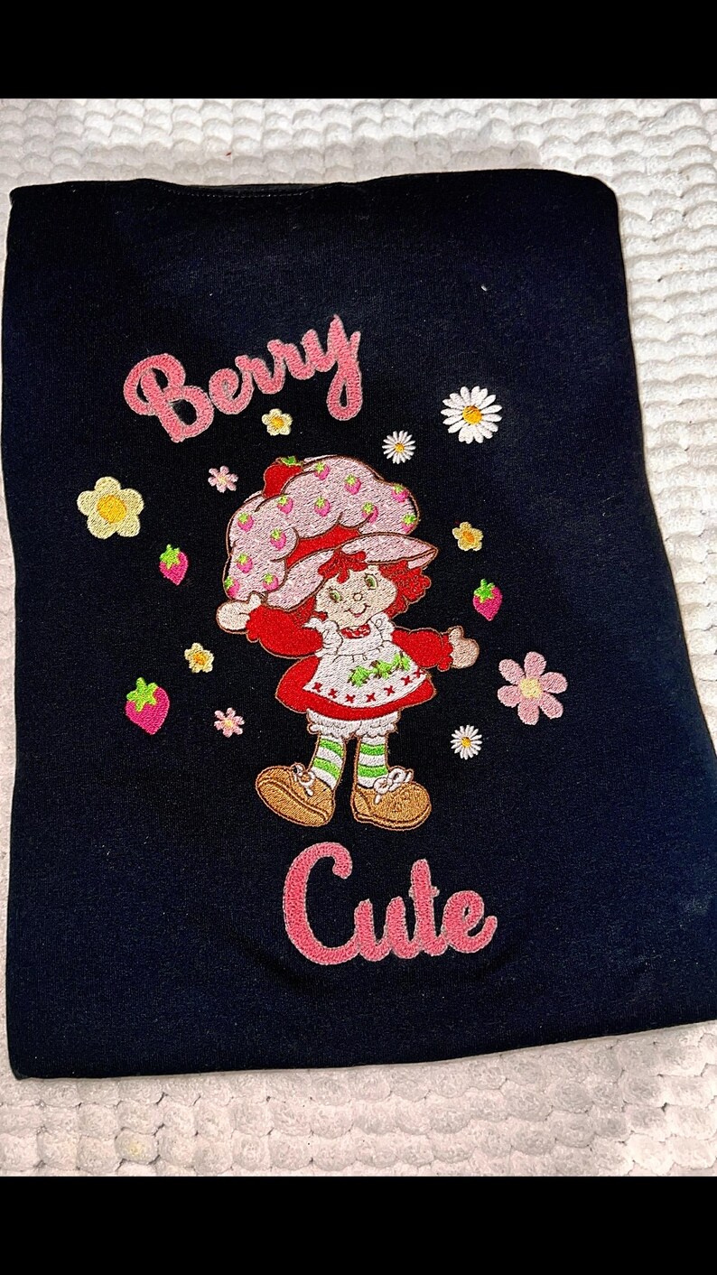 Strawberry Shortcake Embroidered Sweatshirt/ Sueter Bordado, Childhood Memories cartoon image 5