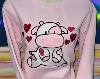 Sudadera bordada Strawberry Cow - Cuello redondo rosa con corazones