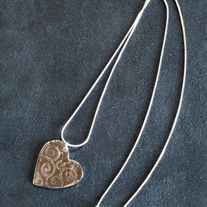 Fine Silver Heart Pendant Necklace, Swirl Heart Pendant, Precious Metal Clay, PMC, Sterling Silver Chain, Handmade, Valentine's Gift zdjęcie 3