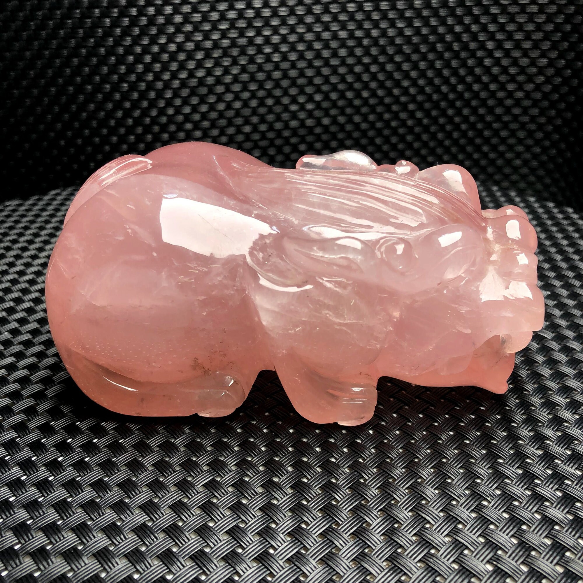 天然ローズクォーツクリスタル ラージ PiXiu 貔貅 パーム、希少な