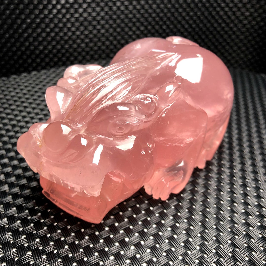 天然ローズクォーツクリスタル ラージ PiXiu 貔貅 パーム、希少な