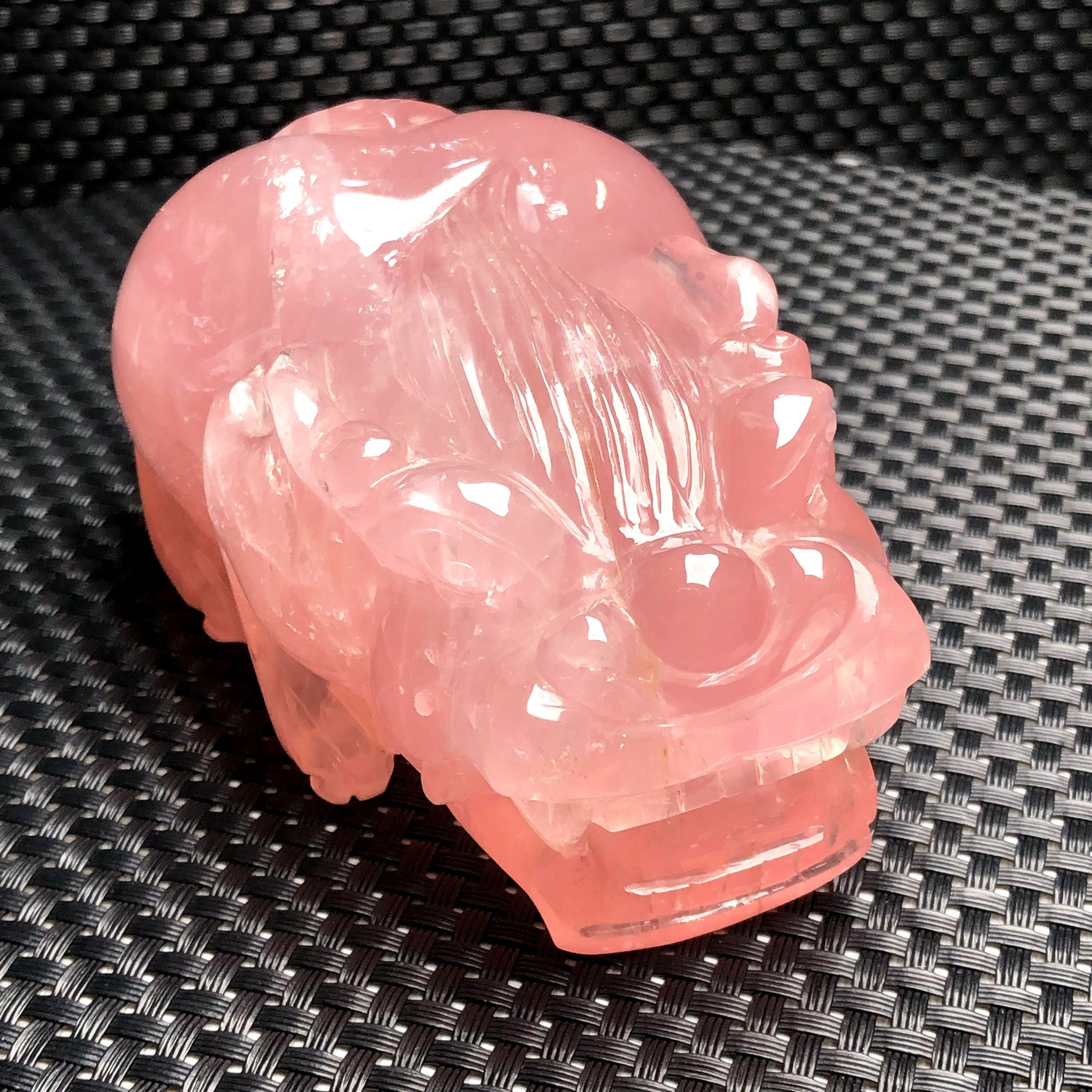 天然ローズクォーツクリスタル ラージ PiXiu 貔貅 パーム、希少な