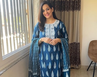 Beautiful Indian Blur Designer Embroidered Straight Kurta Pant Set & Dupatta, 3 Pc Partywear kurti, Cotton Kurti Pant With Dupatta Dress.