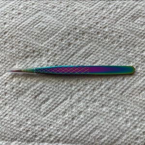 Rainbow Alloy Criss Cross needle point straight tweezers for crafts, nails, stickers, cosmetics etc. Added silicone end.