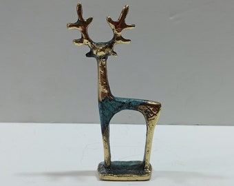 鹿の偶像 - 優しさと心の知性の象徴 - 彼らのエネルギーは目標に向かっ