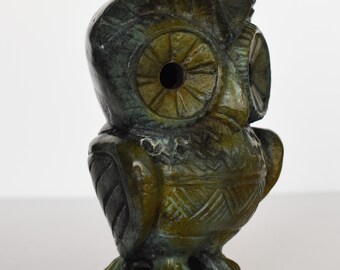 知恵と知性のフクロウ - 神聖な動物 - 女神アテナ・ミネルヴァの