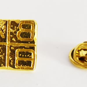 Alfabeto griego antiguo - El antepasado de las escrituras latina y cirílica - Pequeño - Pin - Estatua de bronce puro