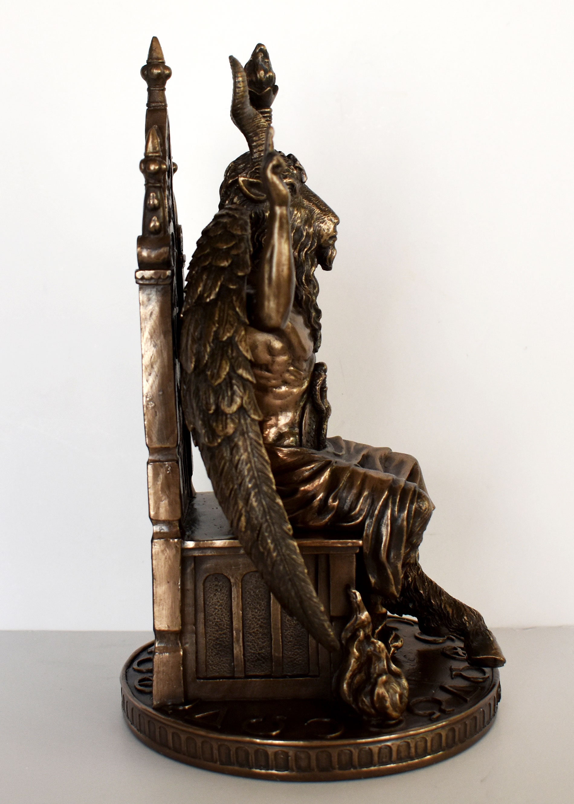 バフォメット像26cm2体セットエリファスレヴィ　テンプル騎士団バホメット置物 2025年最新】バフォメット 置物の人気アイテム - メルカリ