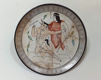 Theseus and the Minotaur - Fight in the Labyrinth of Crete - Hero against Beast- Crackle Look - Ceramic plate - Handmade