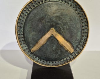 Ancient Greek Spartan Shield - Λ symbol - King Leonidas, 300 - Battle of Thermopylae - marble base - Museum Replica - pure Bronze Sculpture