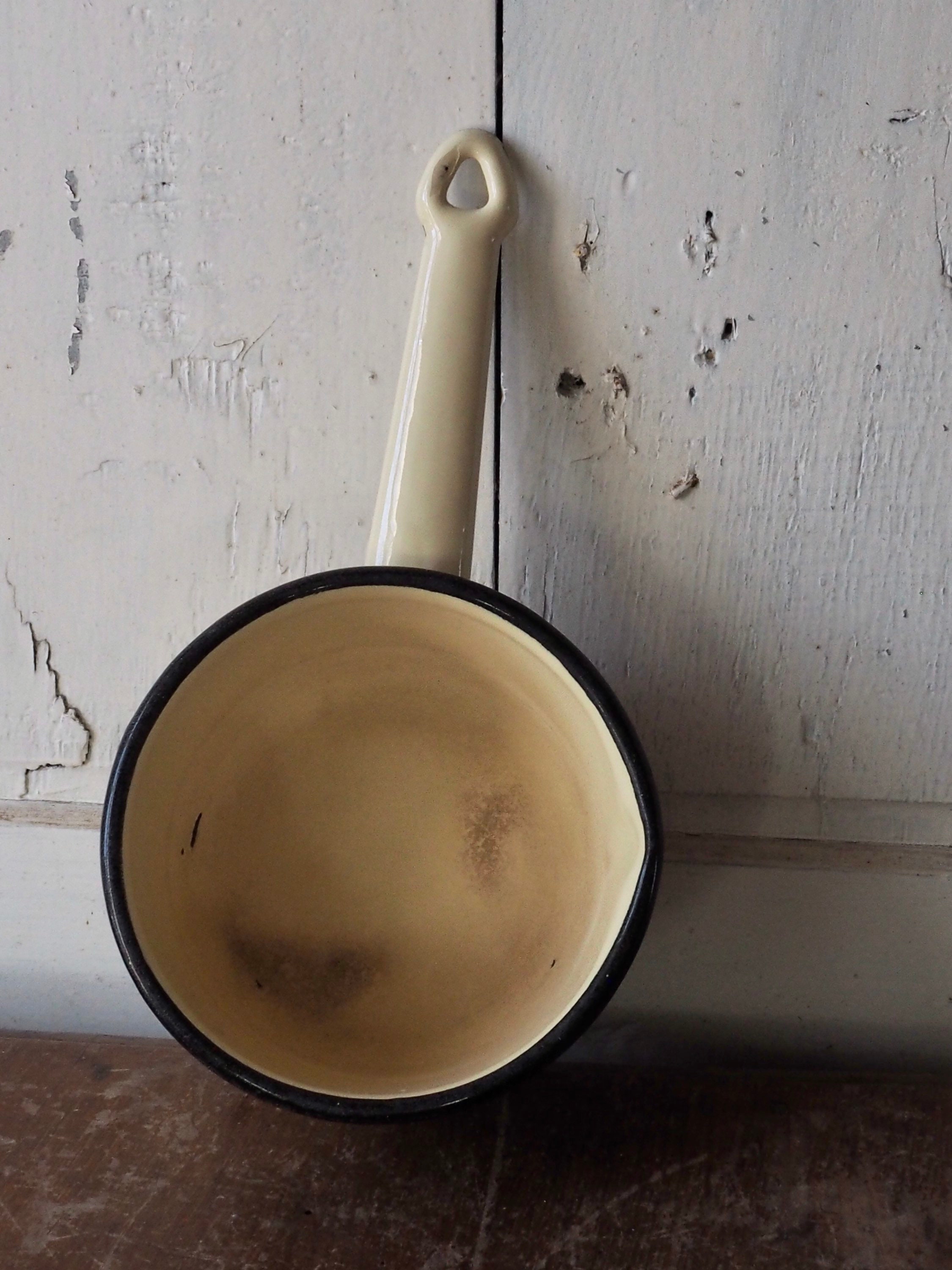 Vintage Petite Casserole en Émail Jaune et Noir, Vintage Français Émail, Circa Années 1960