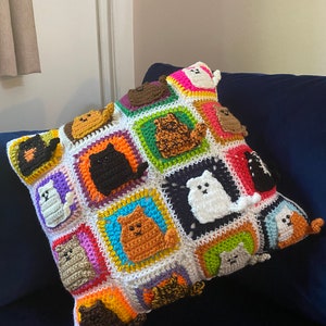 Crochet cat cushion