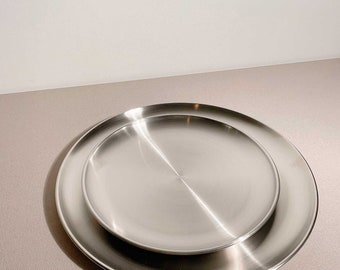 META Plate - Brushed Silver