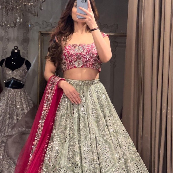 La créatrice indienne Lehenga Choli avec un travail de broderie de haute qualité Mariage lehenga choli tenues de soirée lehenga choli femmes indiennes, robes de mariée