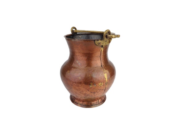 フランスアンティーク　銅製片手鍋 フランスの蚤の市で購入した、アンティークの銅片手鍋。長尾智子さんの