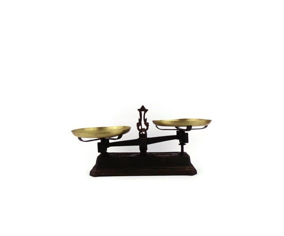 LIVING NOSTALGIA Balance mécanique 4 kg CREME