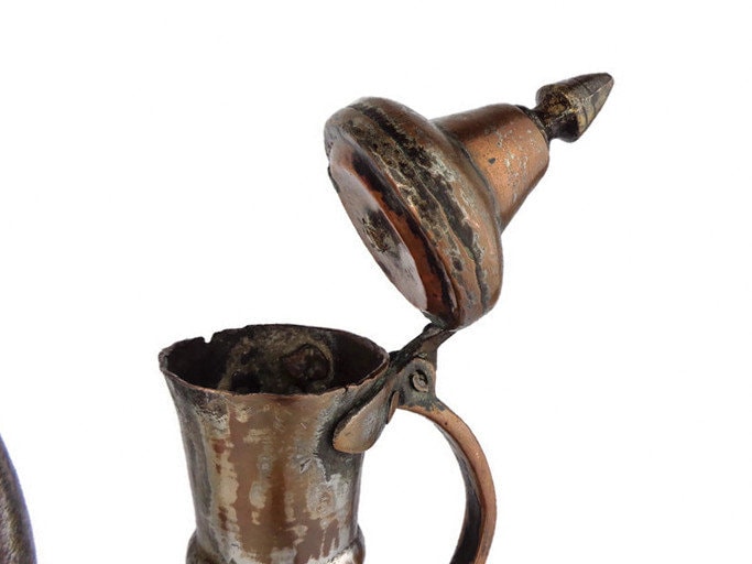 アンティークの大型イスラム銅製ピッチャー、アラビア語の手彫りの大型