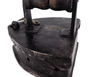 Antique Coal Iron, Vintage Flat Iron, Clothes Iron, Collectible Iron