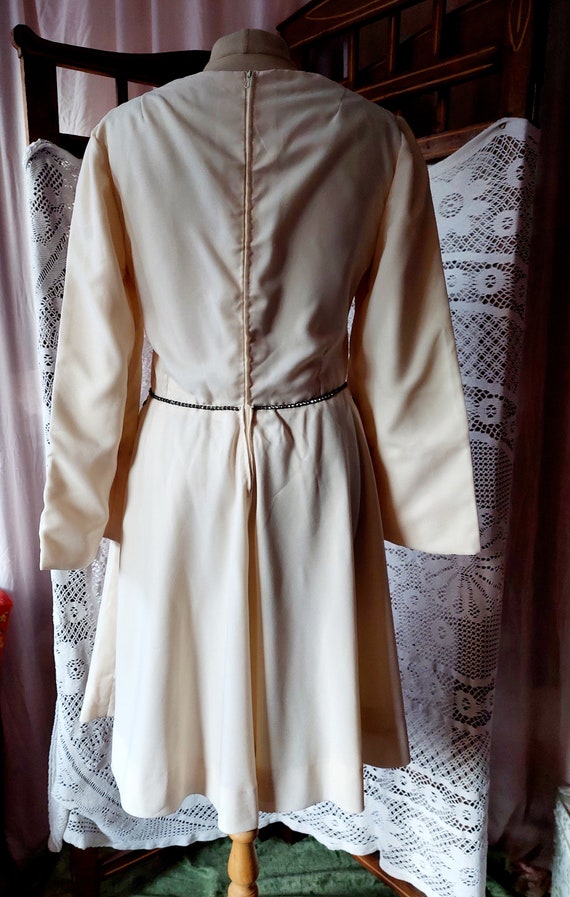 Vintage dress size 34 gr. XS cream colored origin… - image 3