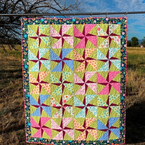 Spring Breeze Quilt Pattern - Pinwheel Quilt Pattern