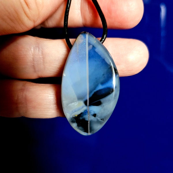 Boulder opal, boulder opal full opal pendant, "Blue Leave", 40 x 21 x 9 mm, drilled, on an adjustable leather strap