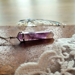Ciondolo in pizzo di ametista in argento 925, 48 x 11 x 11 mm, su catena d'argento, pendolo, argento 925 e catena di piselli in argento 925
