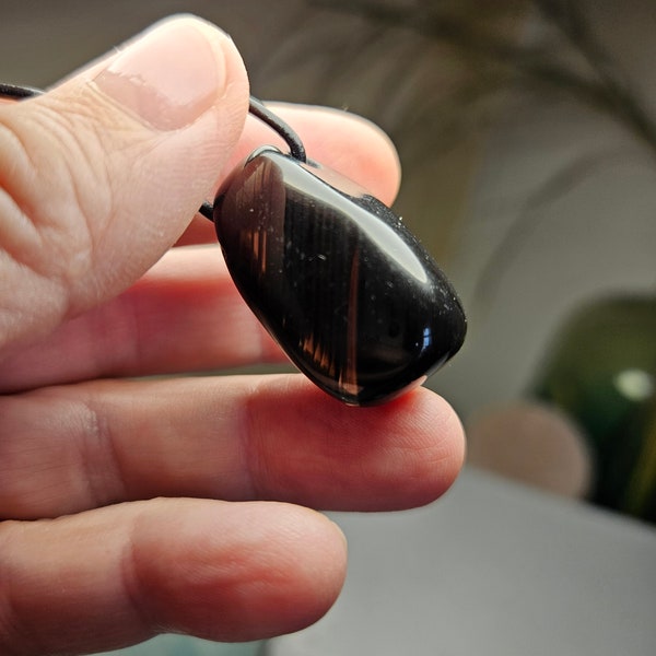 Seltener, energetischer Midnight Lace Obsidian, Lamellenobsidian, 30 x 15 x 15 mm, gebohrt, an verstellbarem Lederband
