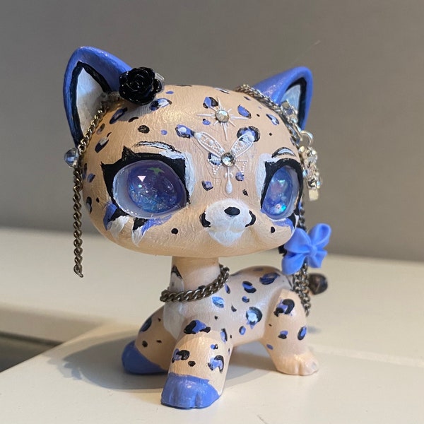 Littlest pet shop custom OOAK || Glass-Eyed Leopard Print Shorthair Cat