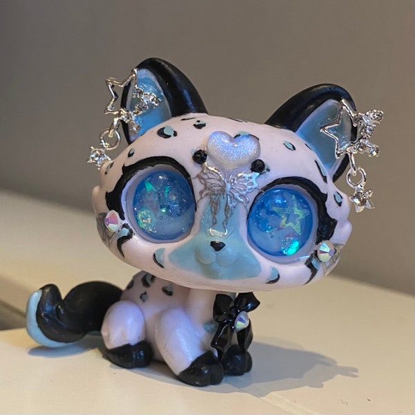 Littlest pet shop custom OOAK || Glass-Eyed Blue Leopard Print Kitten