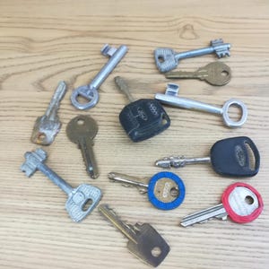 12 Pieces of Old Lock Keys