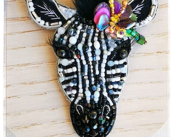 Handmade Zebra Brooch,Fashion Jewellery,Animal pins,Handmade Jewellery,Bead Embroidery,Trendy Jewellery,Beaded Brooch, African Brooch