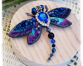 Handmade Dragonfly Brooch, Bugs pins,Handmade Jewellery,Crystal Brooch ,Gift for her,Dragonfly pins,Bead Embroidery,Insect brooch