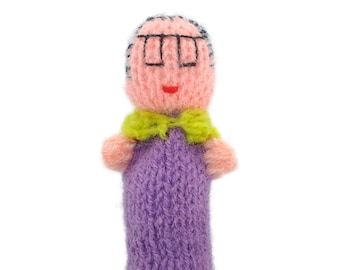 Granny finger puppet puppet theater for playing and learning from wool knitting for children and babies