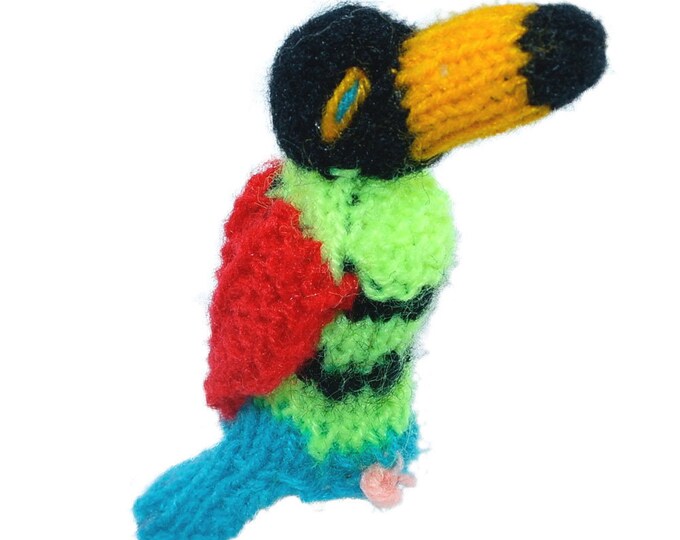 Toucan finger puppet puppet theater for playing and learning from wool knitting for children and babies
