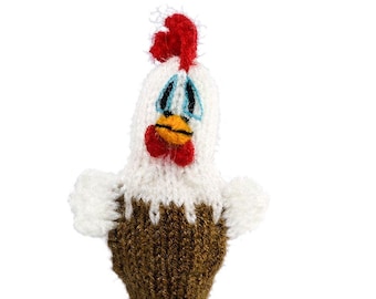Chicken finger puppet puppet theater for playing and learning from wool knitting for children and babies
