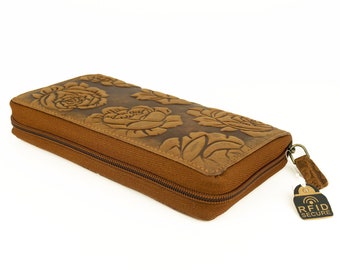 Wallet made of RFID-protected genuine buffalo leather with a particularly large number of credit card slots in tan and brown