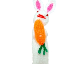 Bunny finger puppet puppet theater for playing and learning from wool knitting for children and babies