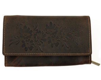 Women's wallets or purses made of genuine leather with RFID protection, large and compact with many credit card slots