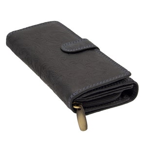 Wallets and purses or purses with RFID protection made of genuine leather Compact with special many