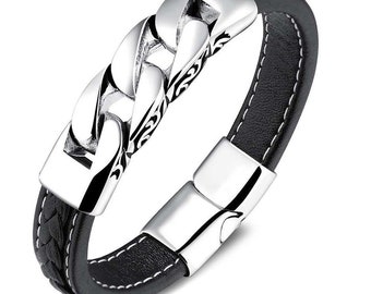 Men's braided genuine leather bracelet with stainless steel chain and with magnetic clasp. Black color.