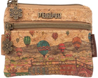 Vegan cork wallet with hot air balloon motif – lightweight, sustainable & perfect for globetrotters with a sense of style
