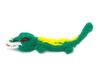 Crocodile finger puppet puppet theater for playing and learning from wool knitting for kids and babies